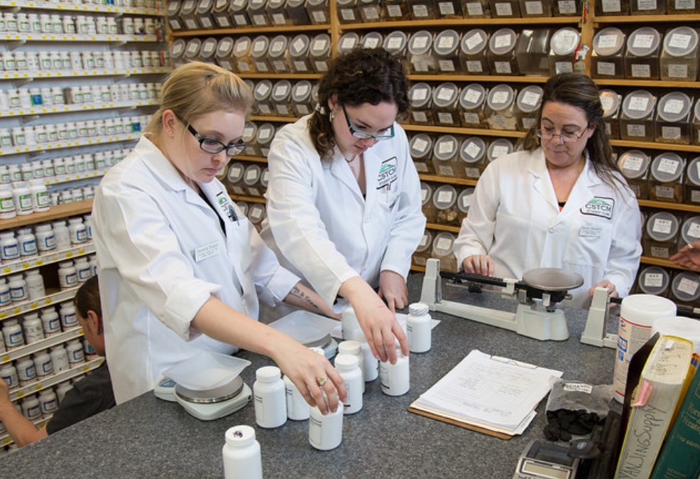 Harmony of Healing: Integrative Pharmacy with Alternative Medicine